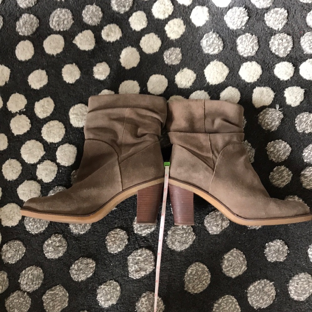 Vince Camuto Slouch Taupe Bootie, SZ 10 - Picture 5 of 6